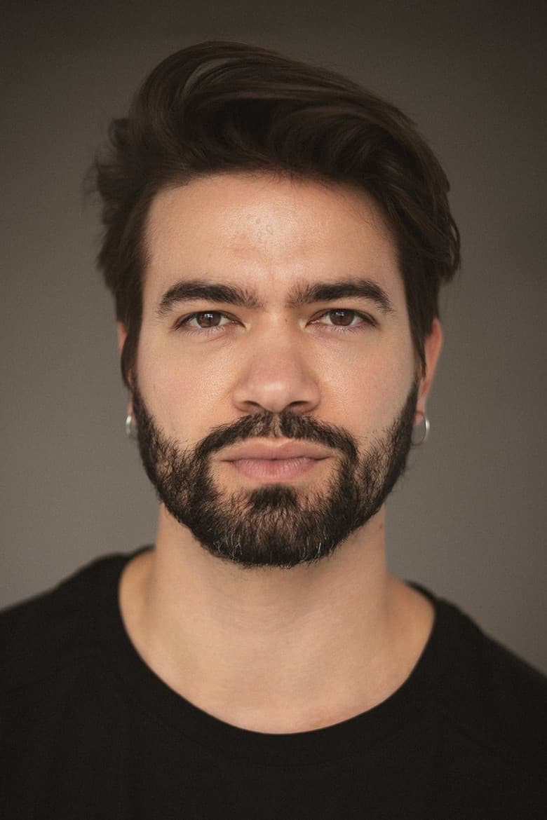 Eliot Tosta